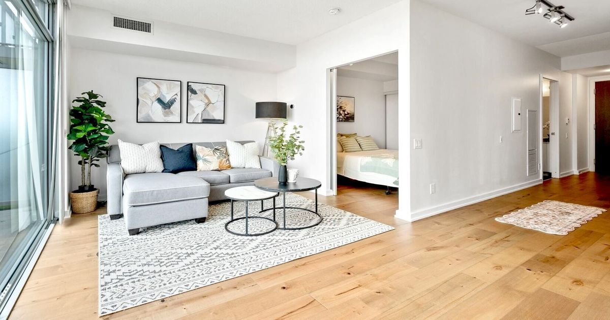 105 The Queensway N/A Toronto