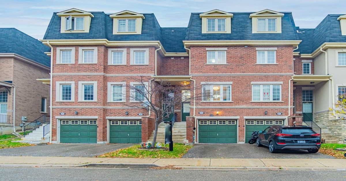 435 Hensall Circle Mississauga