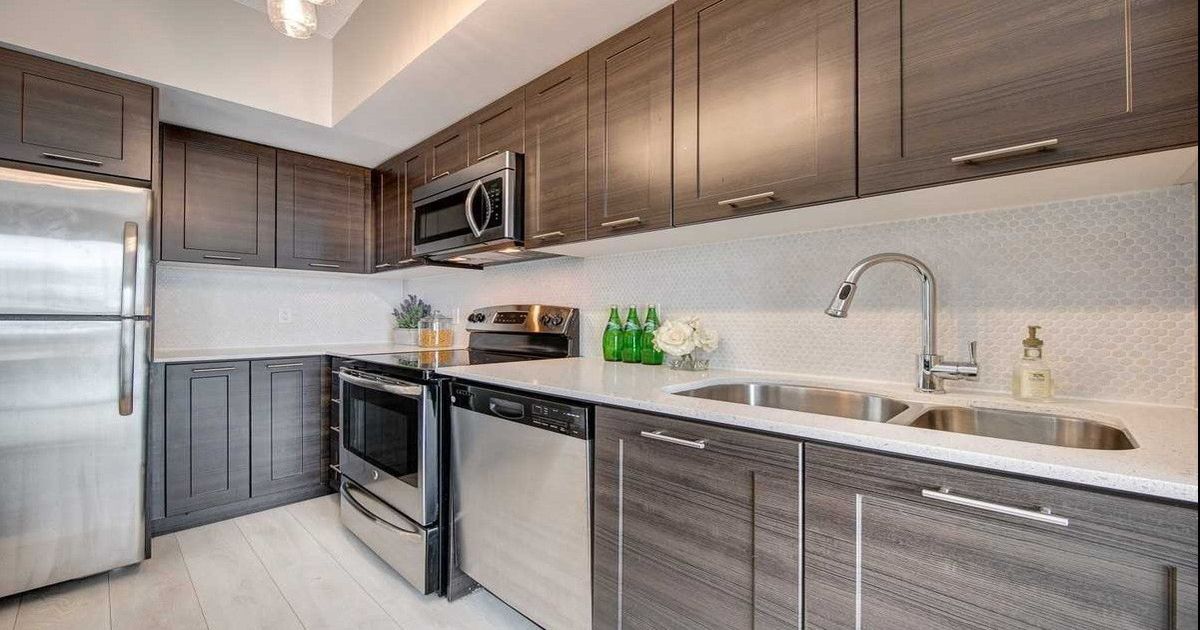 2220 Lake Shore Boulevard W Toronto