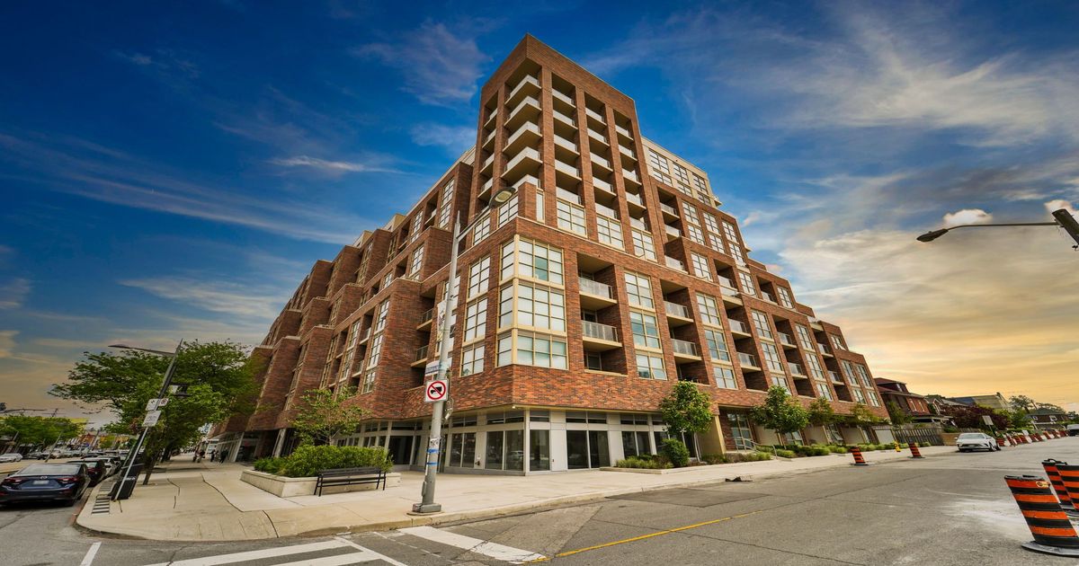 1787 St Clair Avenue Toronto