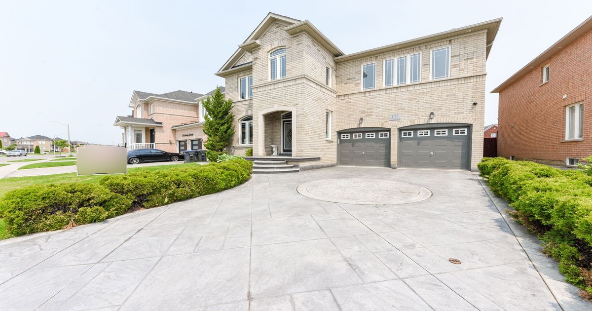 137 EARLSBRIDGE Boulevard Brampton