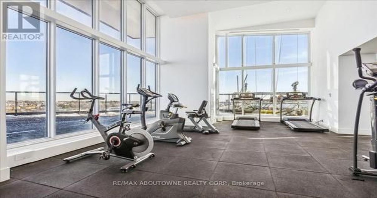 297 Oak Walk Drive Oakville