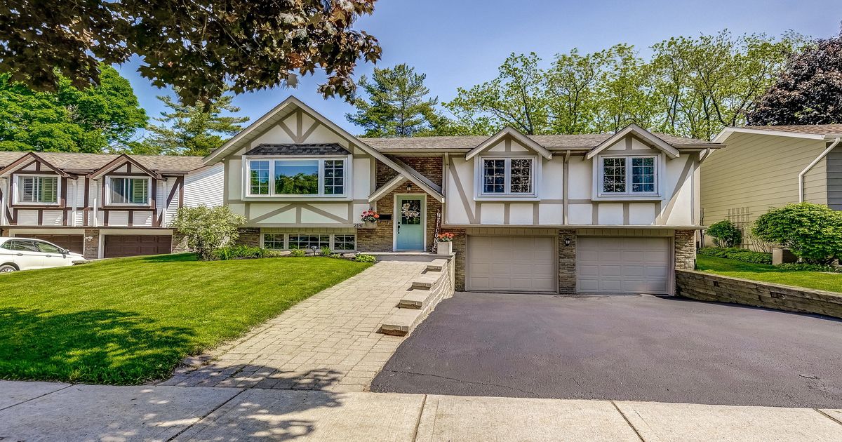 2181 Lancaster Crescent Burlington