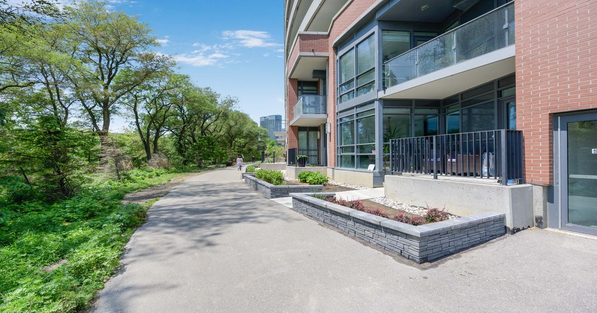 2212 Lake Shore Boulevard W Toronto
