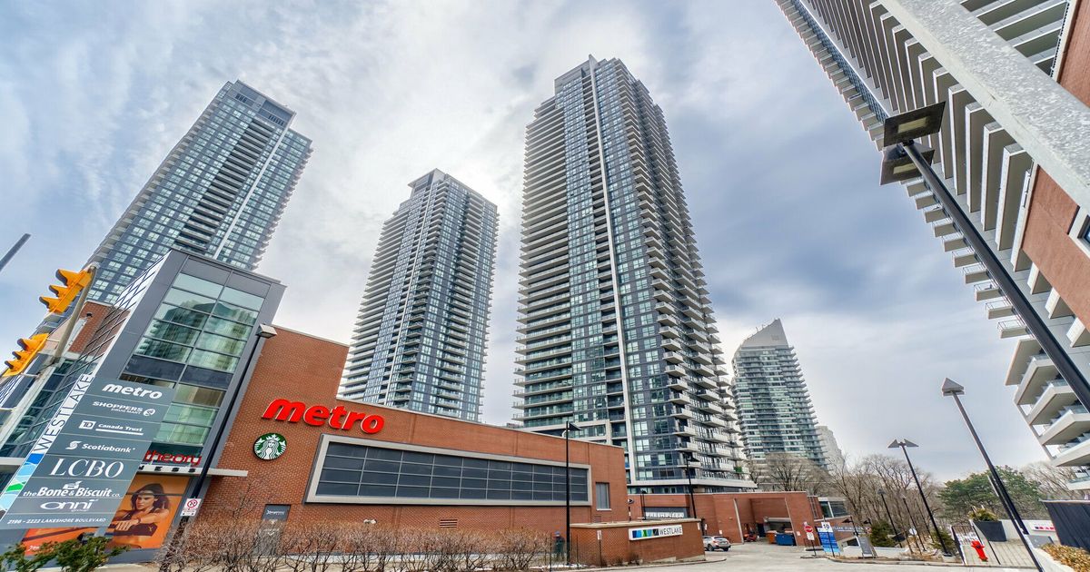 2220 Lake Shore Boulevard W Toronto