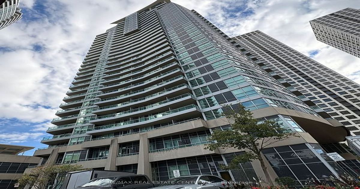 33 Elm Drive W Mississauga