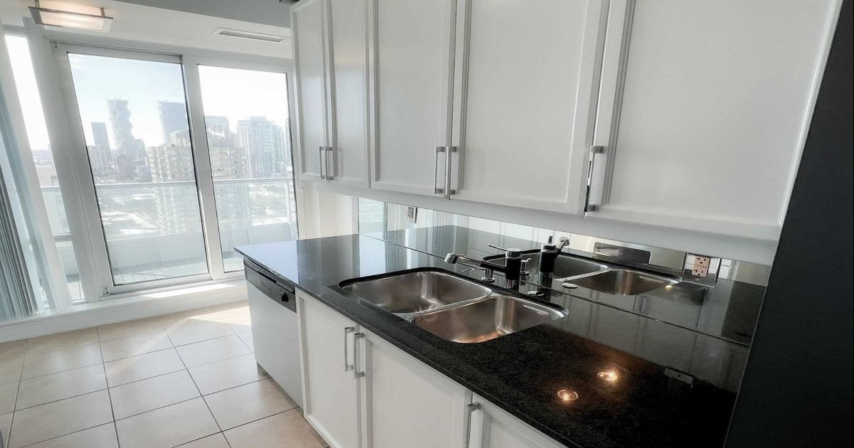 1 Elm Drive W Mississauga