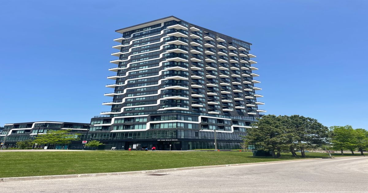 297 Oak Walk Drive Oakville