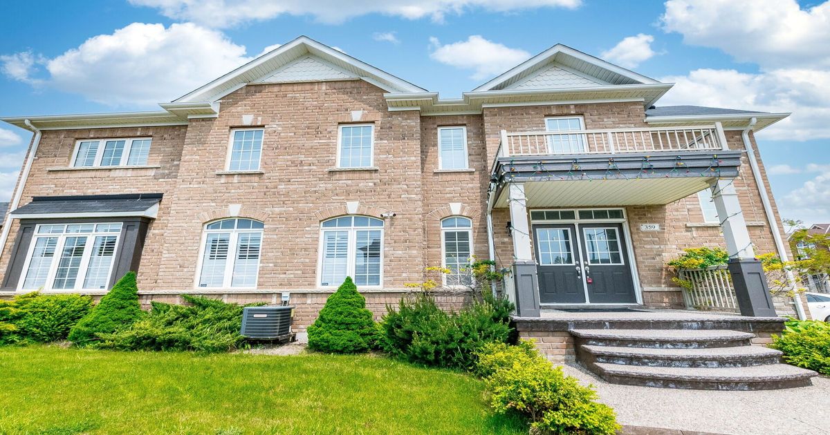 359 Robert Parkinson Drive Brampton