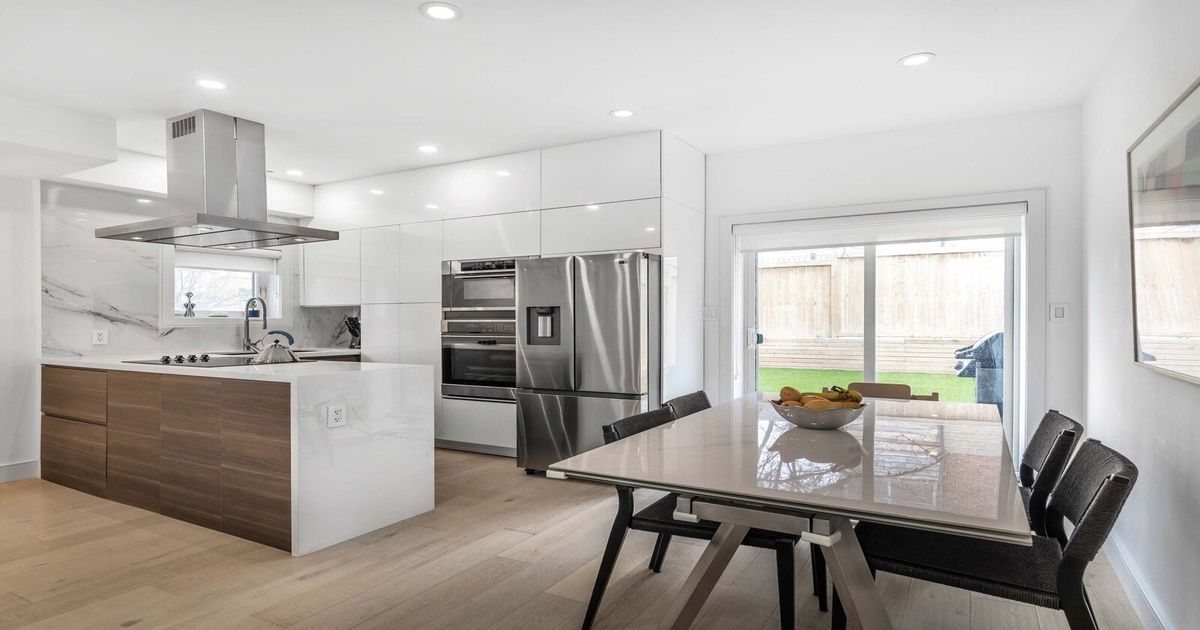 1526 Davenport Road Toronto
