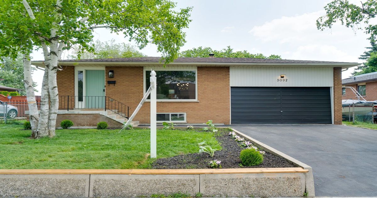 3092 Palmer Drive Burlington