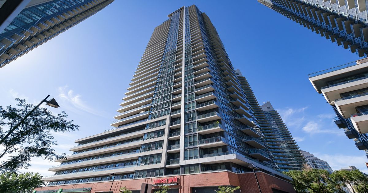 2212 LAKESHORE Boulevard W Toronto