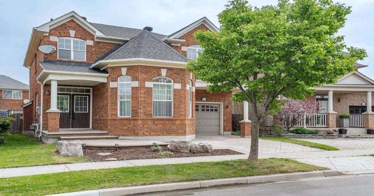 1283 Robson Crescent Milton