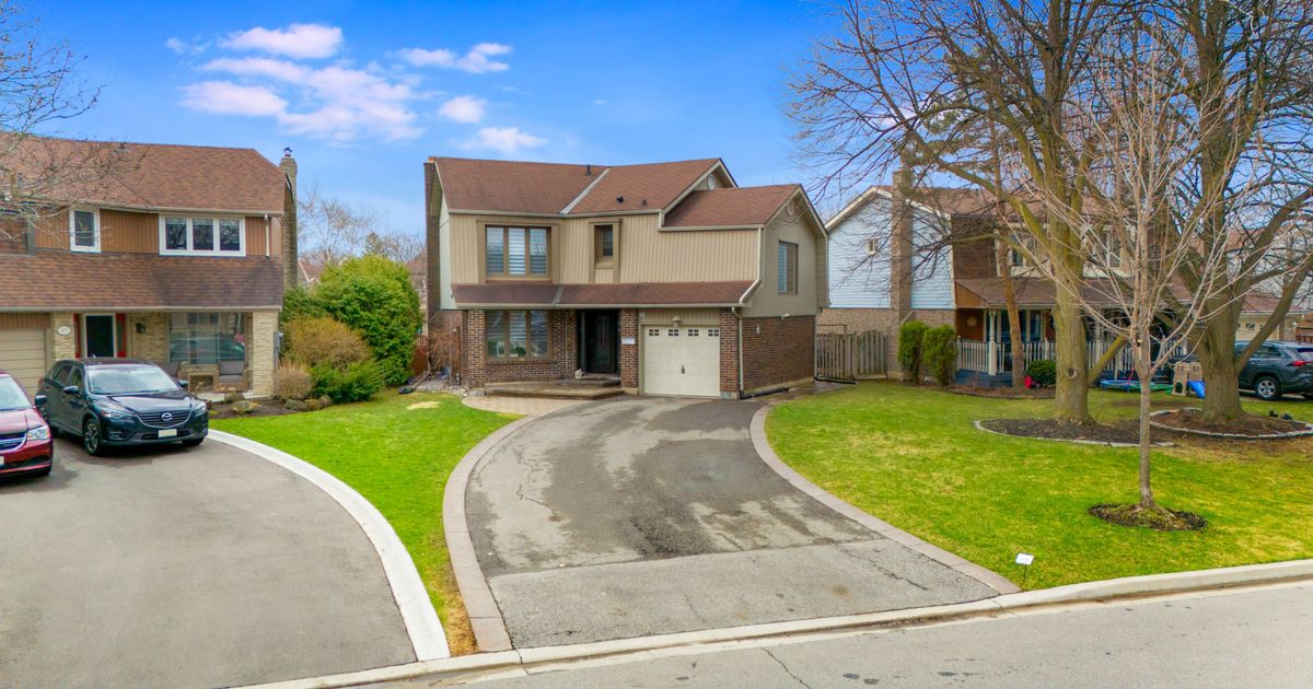 42 Montcalm Place Brampton