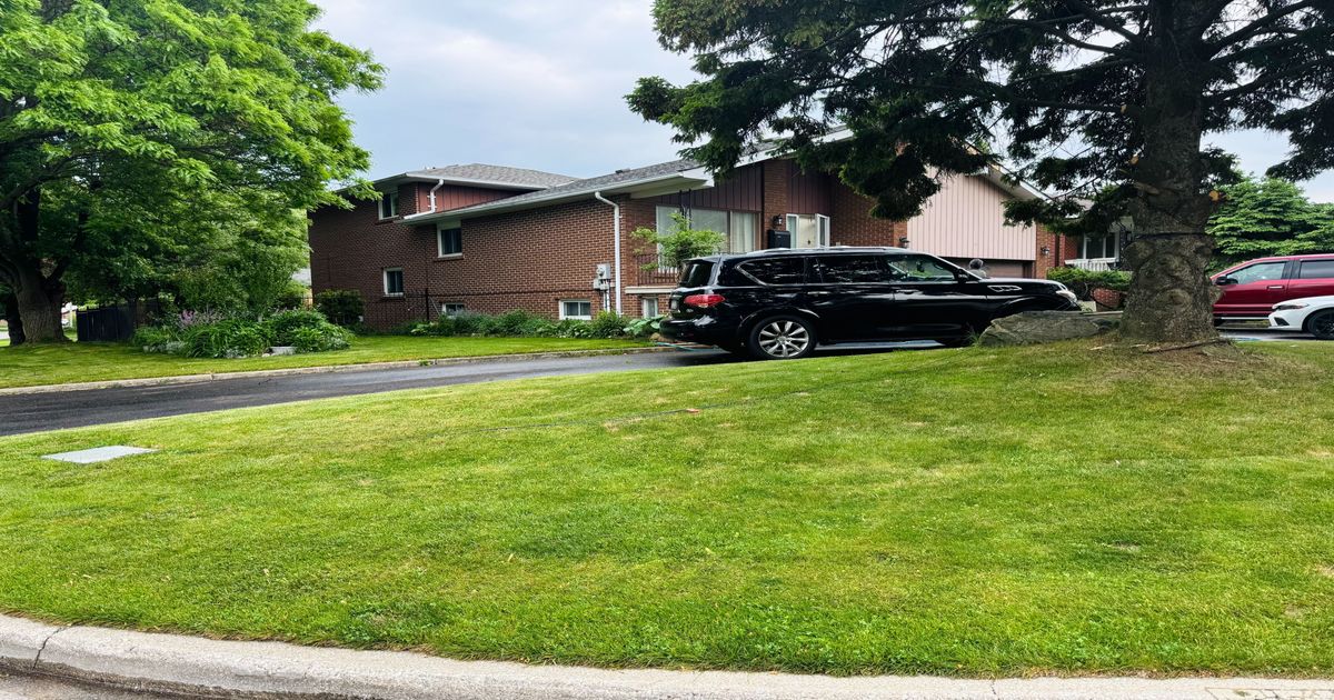 15 Maidstone Crescent Brampton