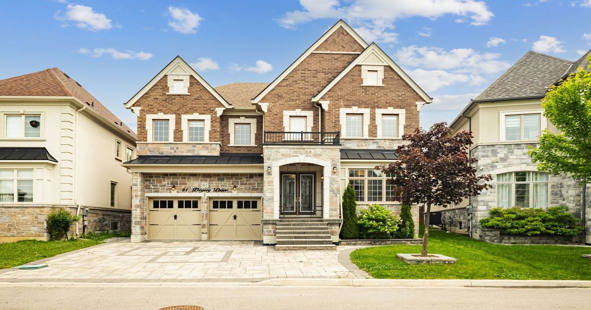 61 Degrey Drive Brampton