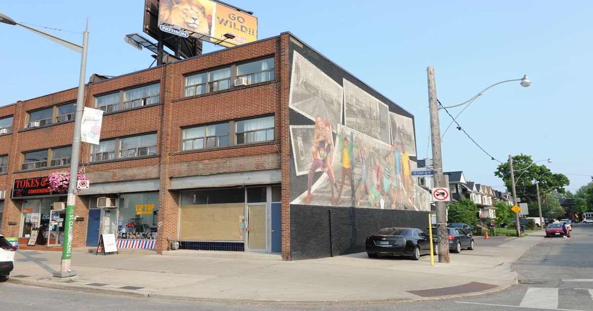 1689 St Clair Avenue W Toronto