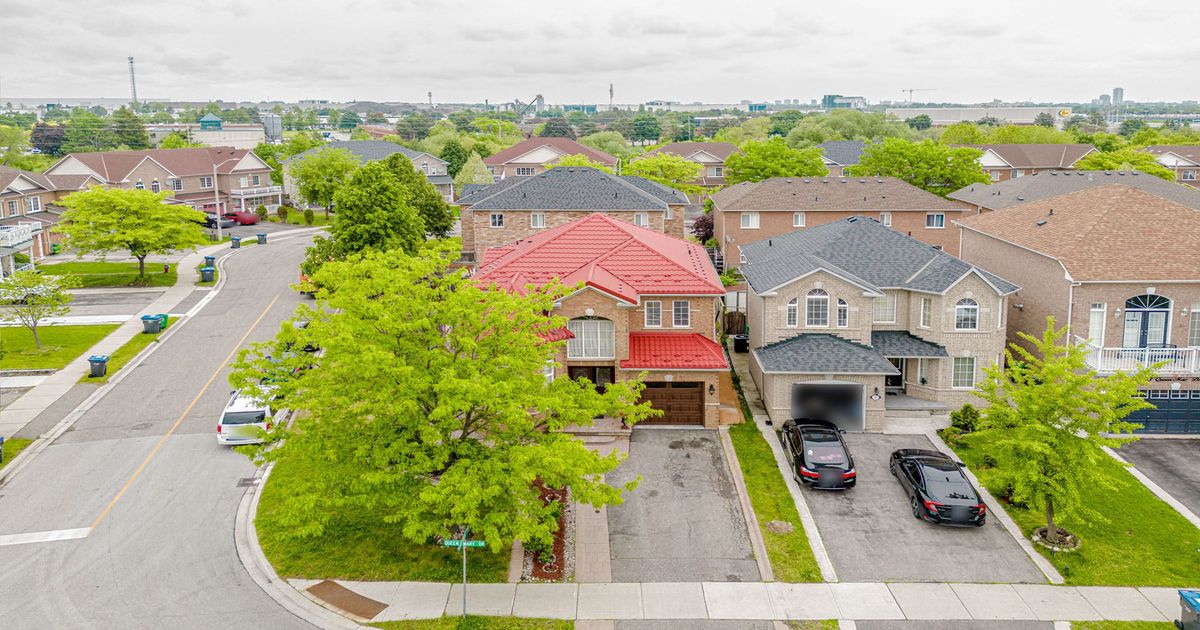 87 Queen Mary Drive Brampton
