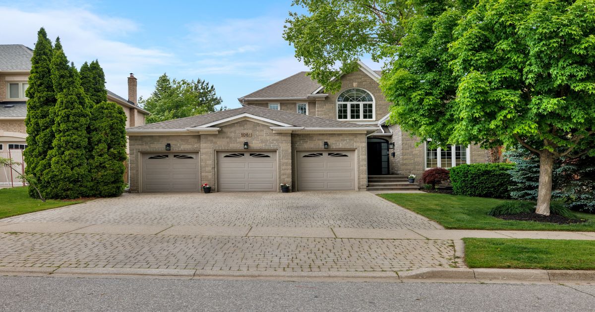 1061 Summit Ridge Drive Oakville