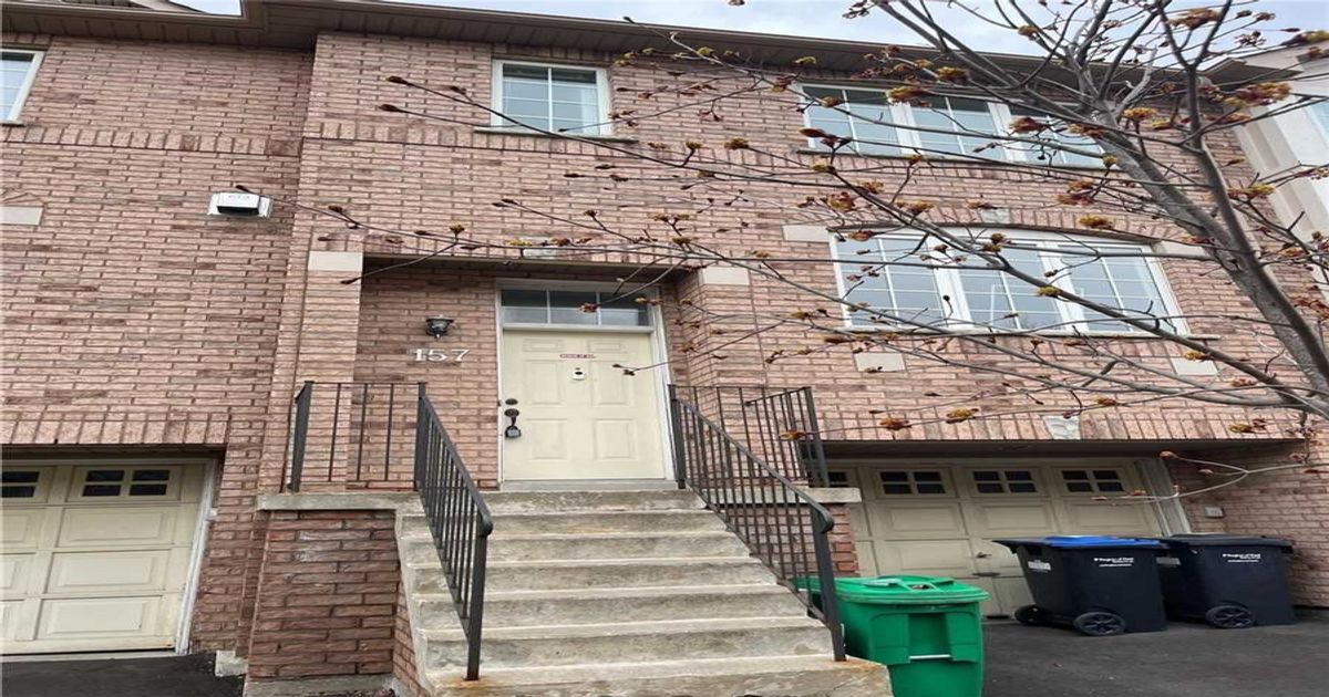 80 Acorn Place Mississauga