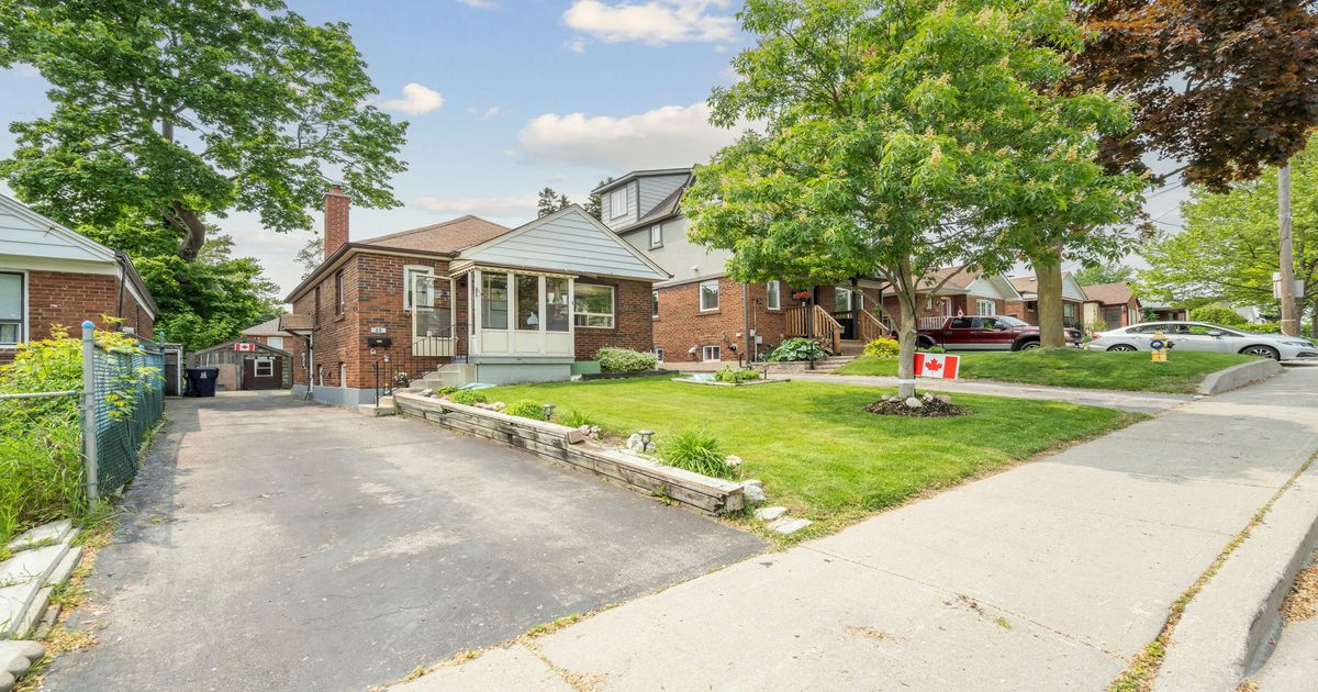 22 Stephen Drive Toronto