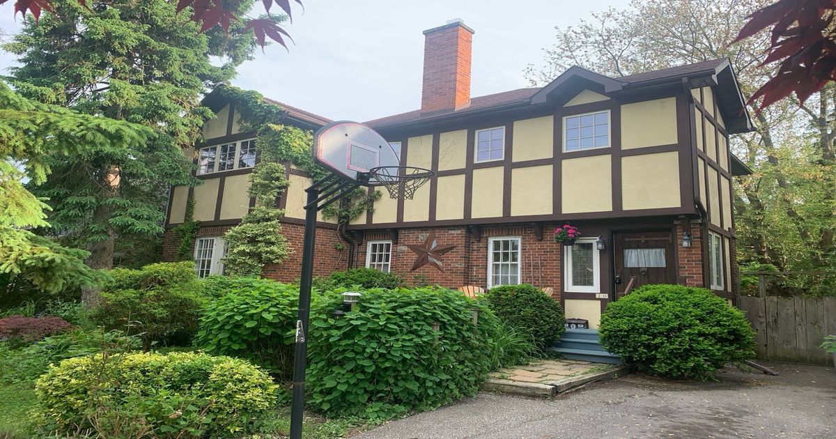 30 Oakwood Avenue S Mississauga