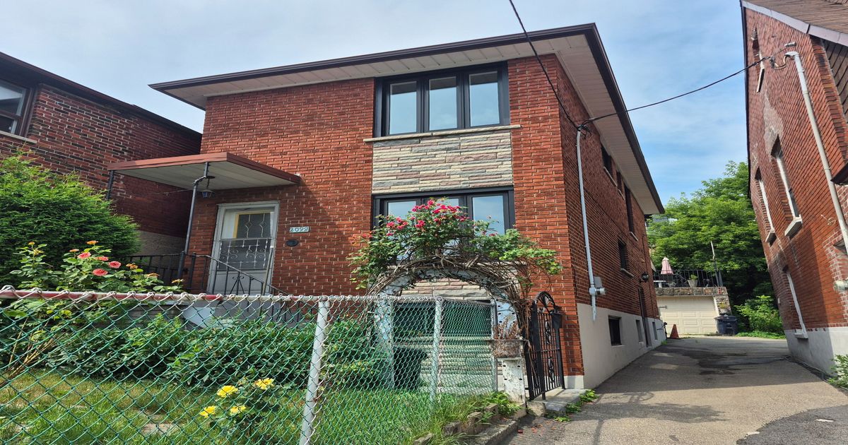2098 Dufferin Street Toronto