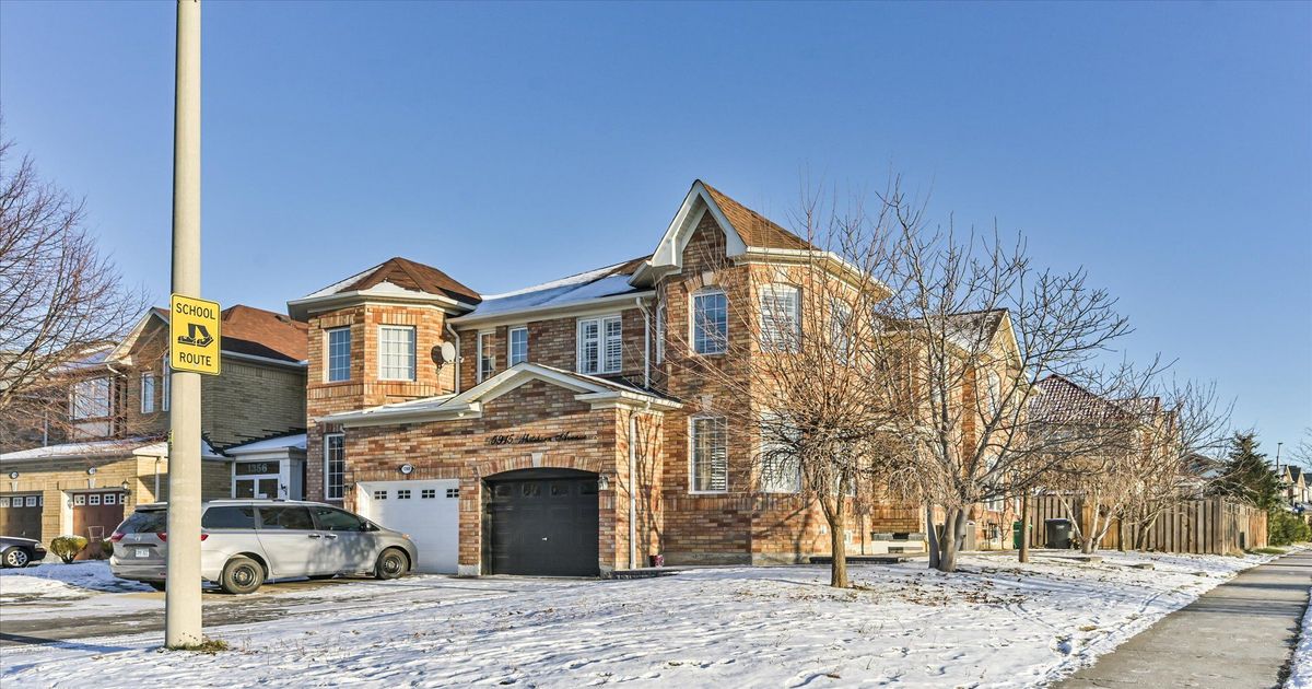 5915 Whitehorn Avenue Mississauga