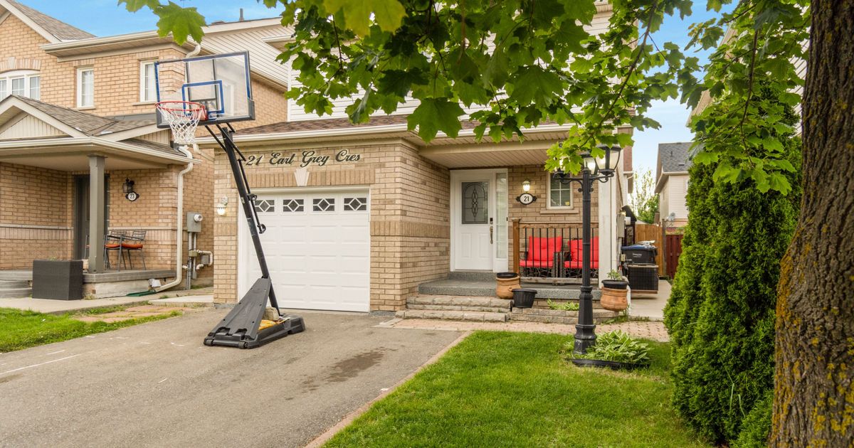 21 EARL  GREY Crescent Brampton