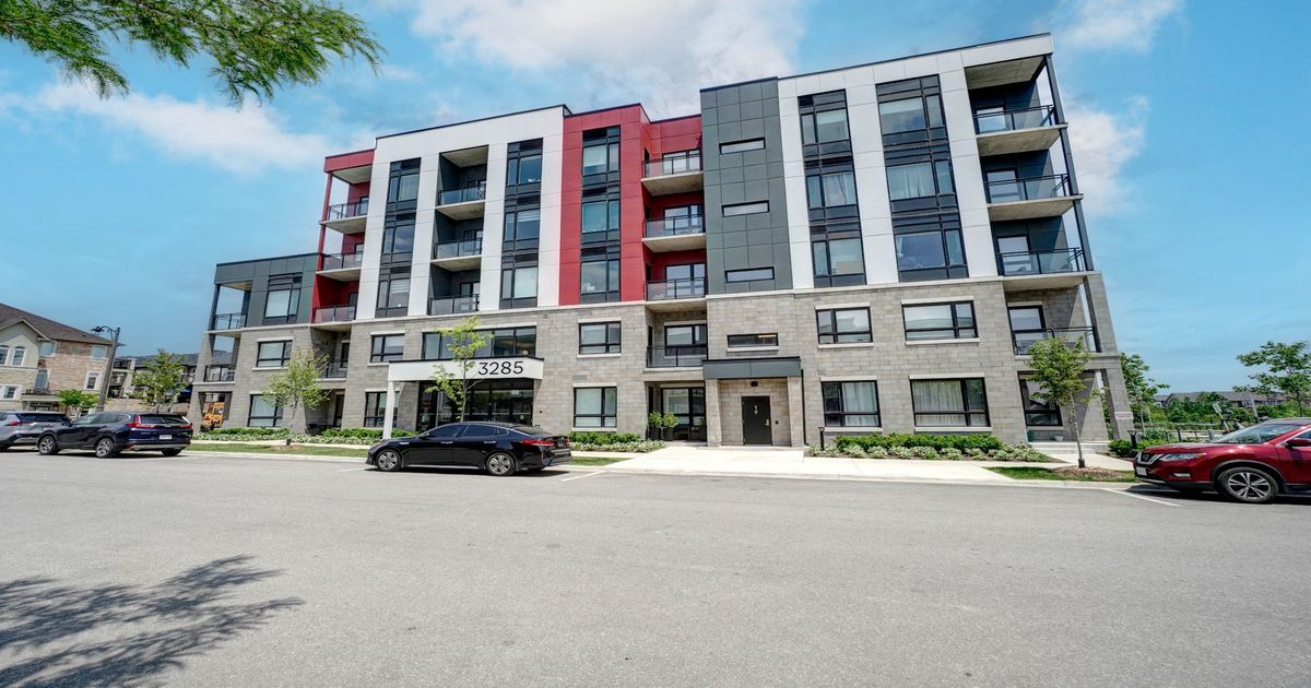 3285 Carding Mill Trail Oakville