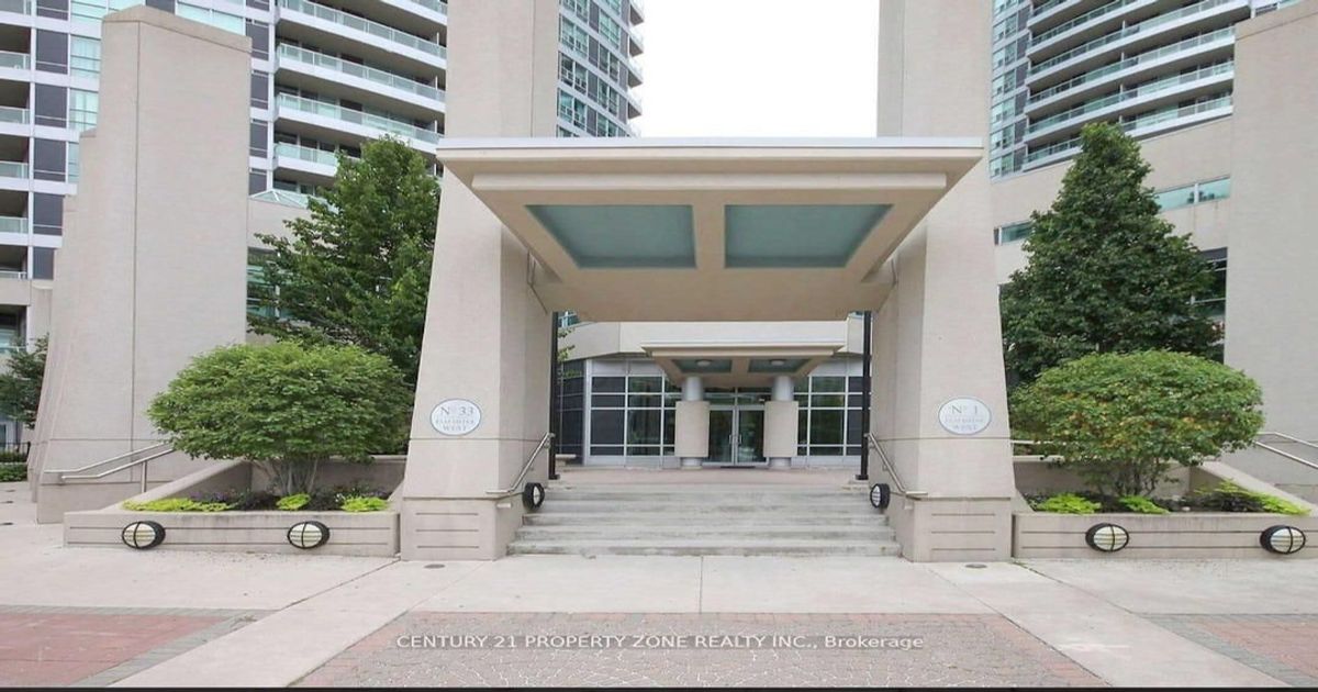 33 Elm Drive W Mississauga