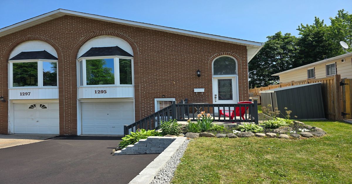 1295 Consort Crescent Burlington