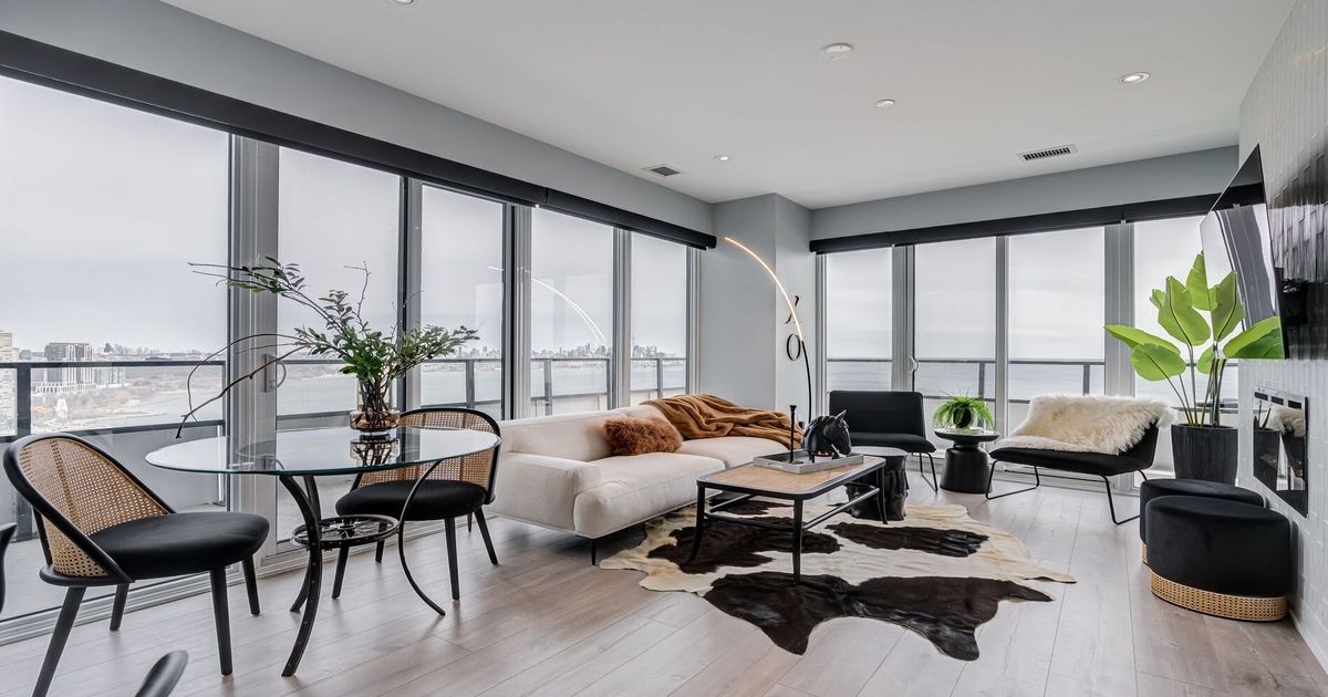 20 Shore Breeze Drive Toronto