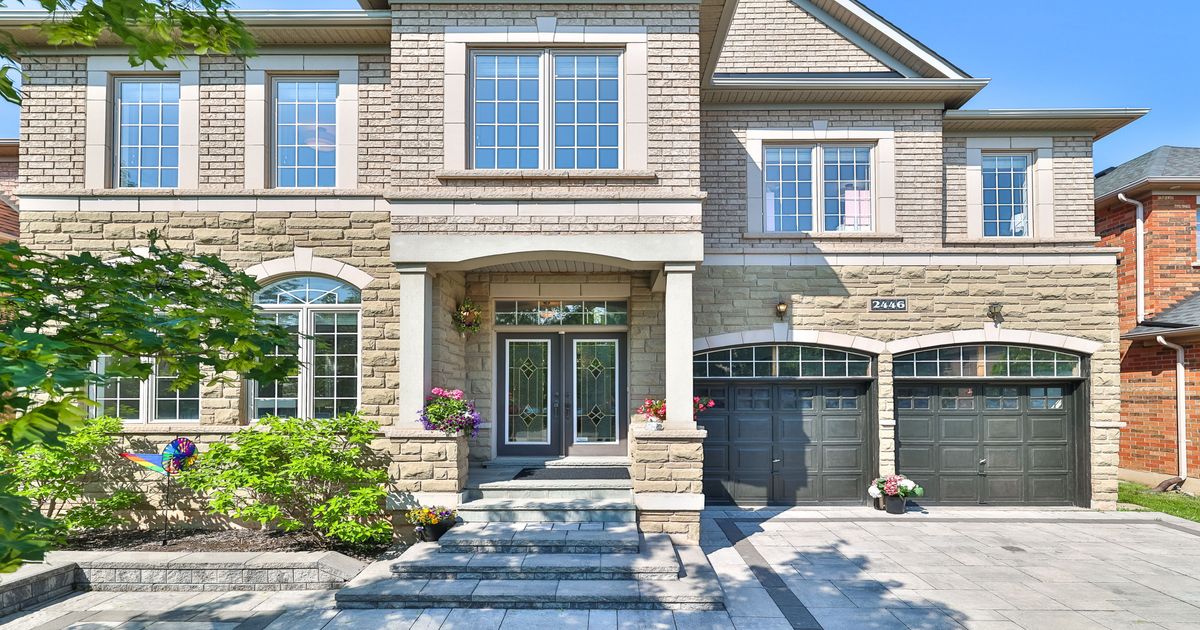 2446 Tesla Crescent Oakville