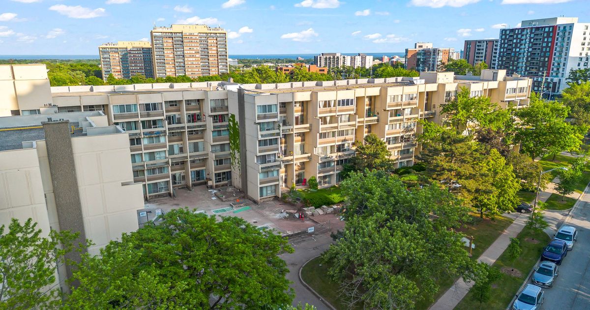 1300 Marlborough Court Oakville