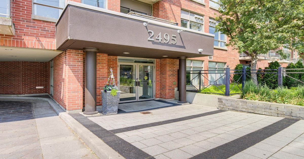2495 Dundas Street W Toronto