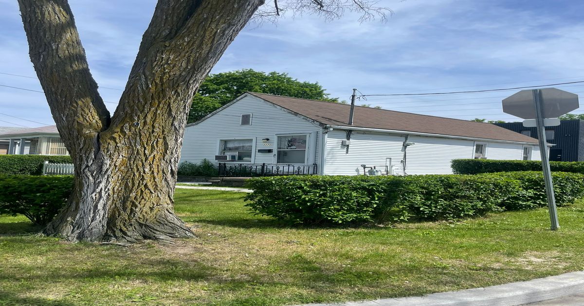 1171 Roselawn Avenue Toronto