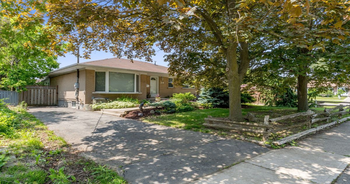30 Lesbury Avenue Brampton