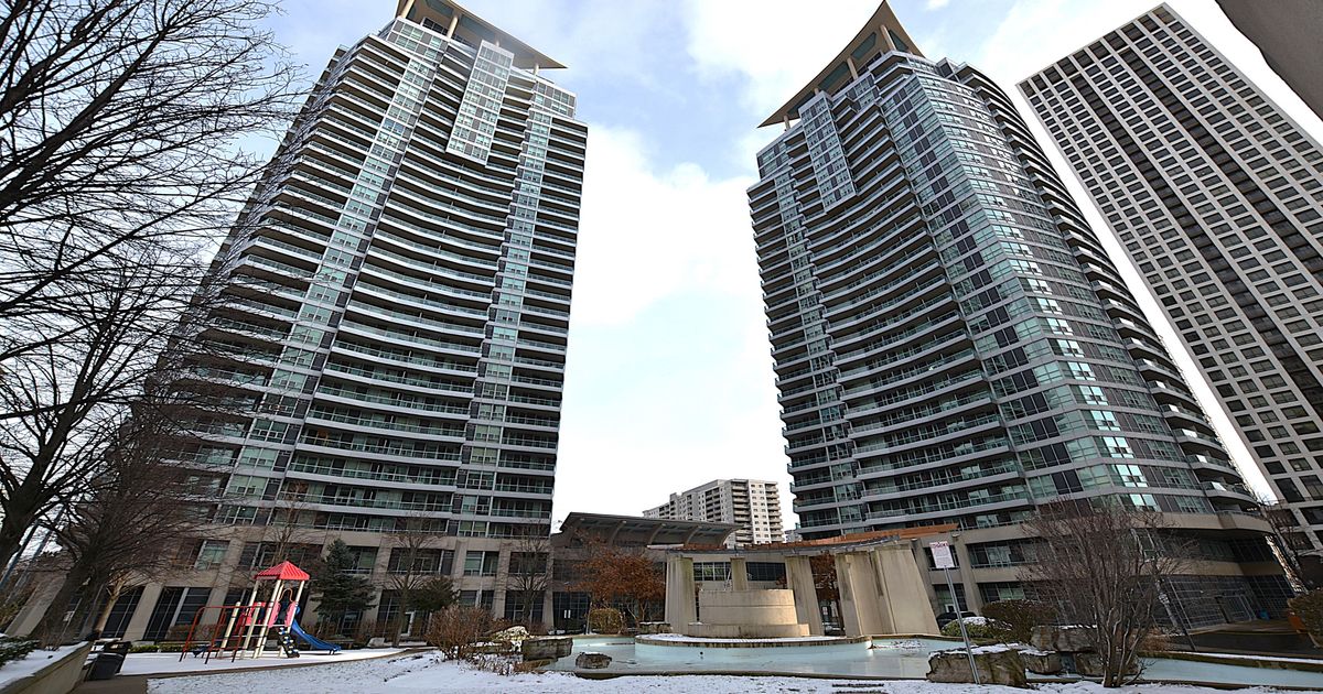 1 Elm Drive W Mississauga