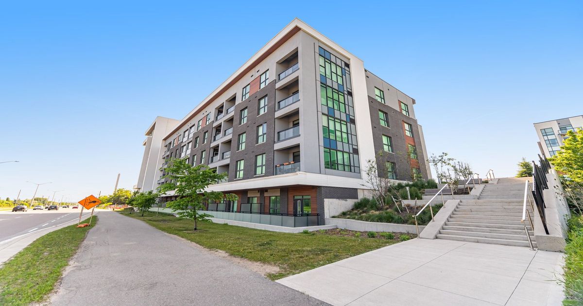 95 DUNDAS Street W Oakville