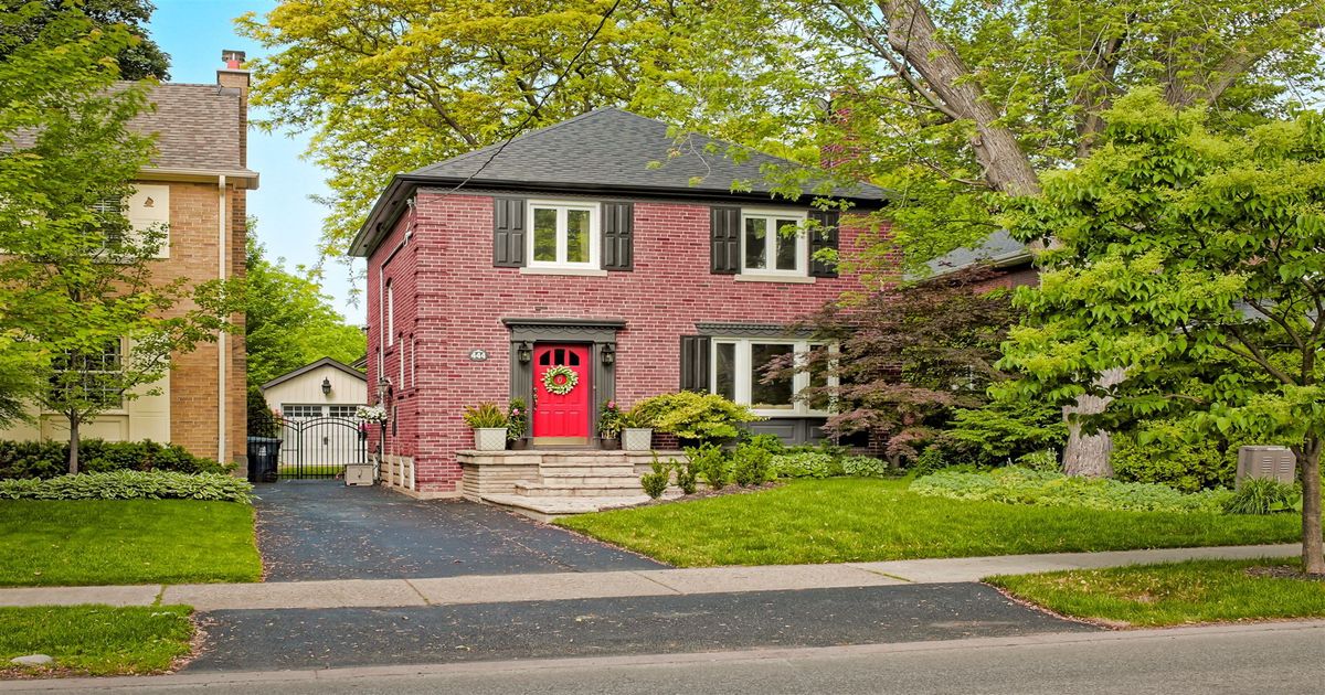 444 Prince Edward Drive N Toronto