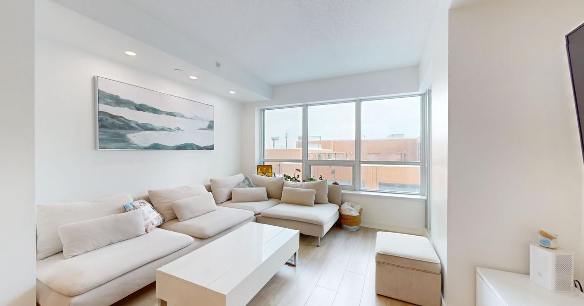 2220 Lake Shore Boulevard W Toronto