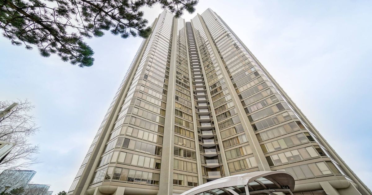 2045 Lake Shore Boulevard W Toronto