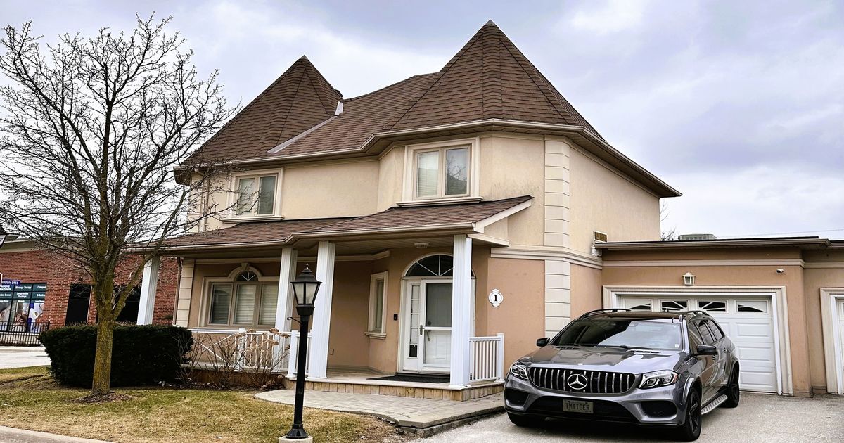 1 Tower Gate Brampton