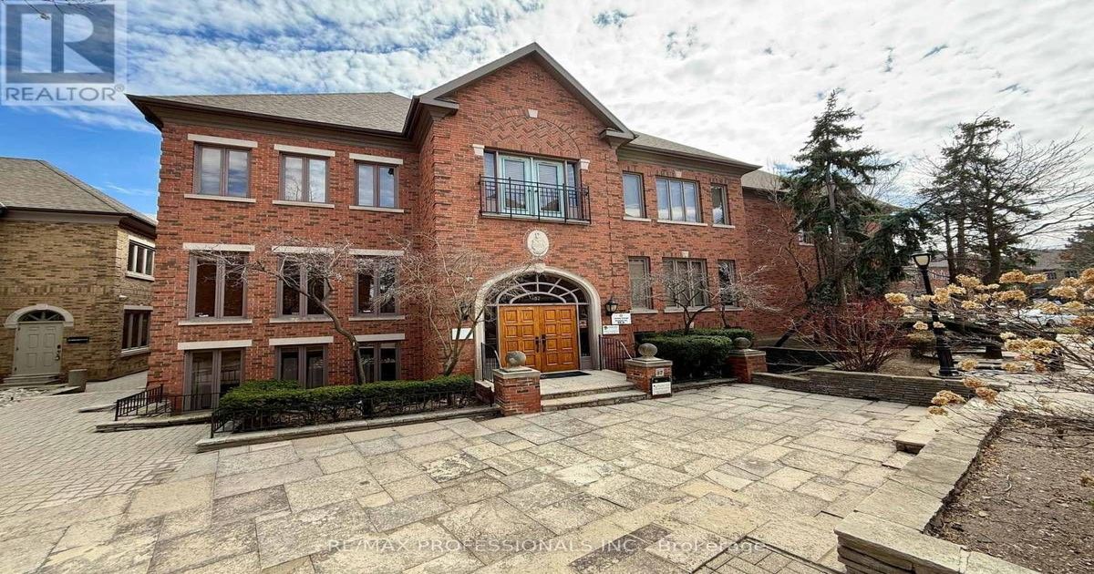 57 Village Centre Place Mississauga