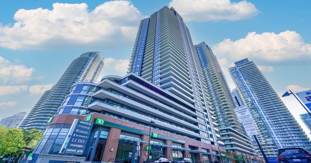 2212 Lake Shore Boulevard W Toronto