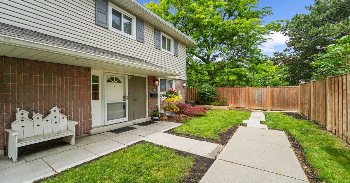 30 Village Court Brampton