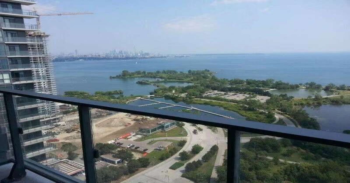 2212 lakeshore Boulevard Toronto