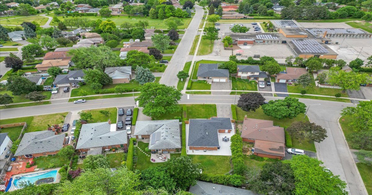 53 Dorchester Drive Brampton