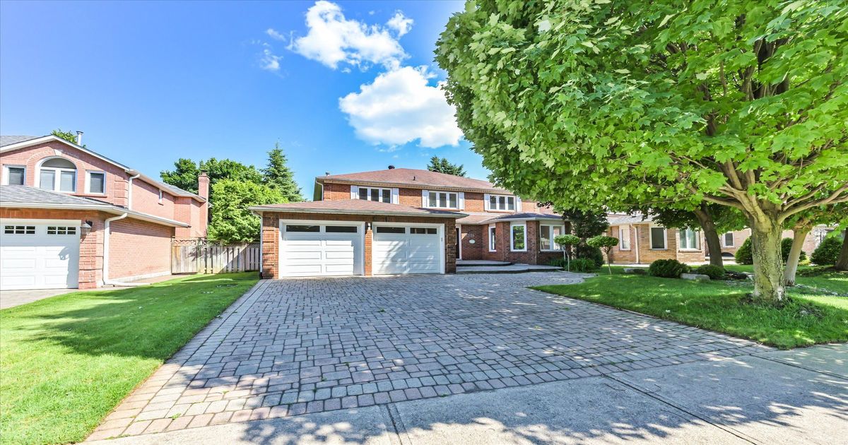 2216 Dunvegan Avenue Oakville